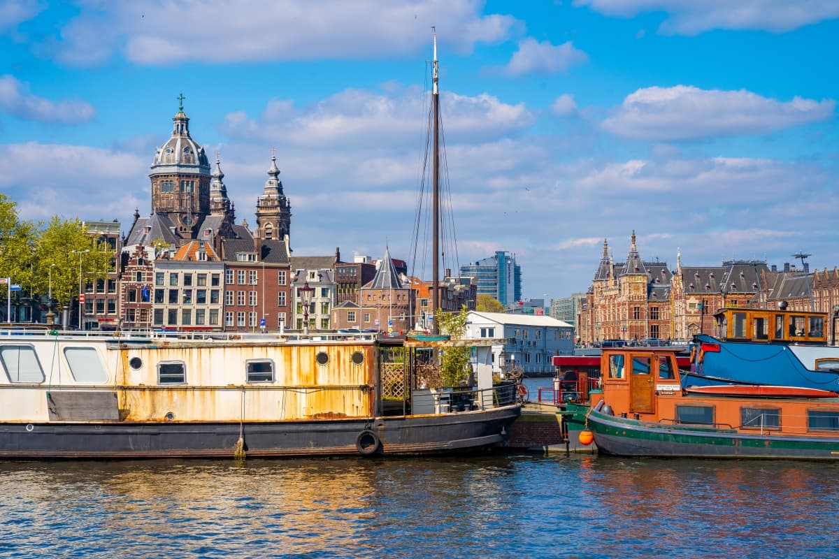 Neighborhood Guide - Amsterdam